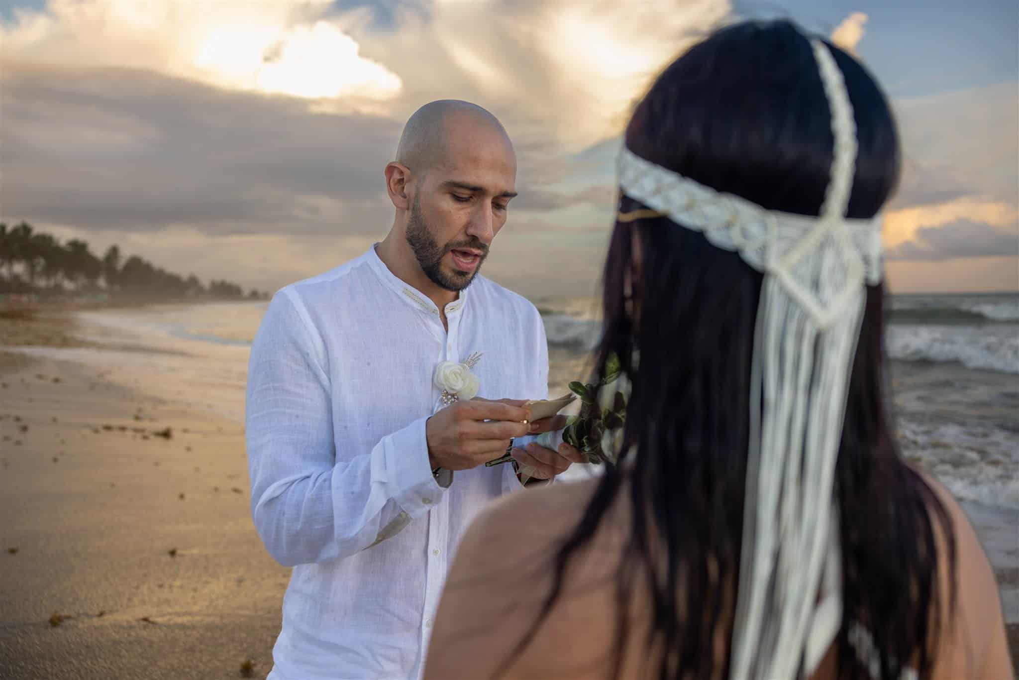 Fotógrafo de boda en la playa de Punta Cana ceremonia — Babula Shots RD