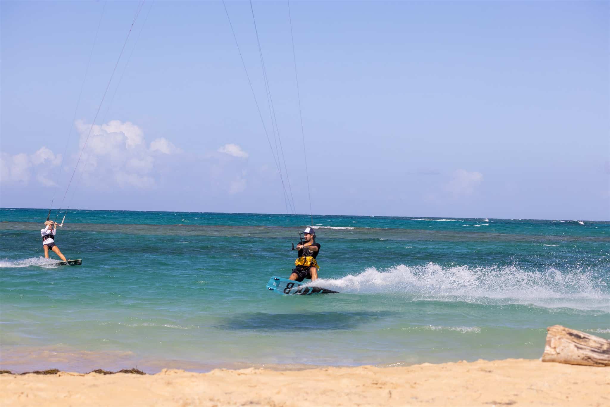 Retrato de kitesurfista dominicano por fotógrafo profesional.