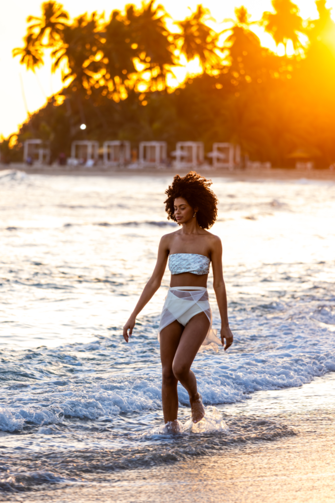 Fotografía de moda en las hermosas playas de la República Dominicana, 