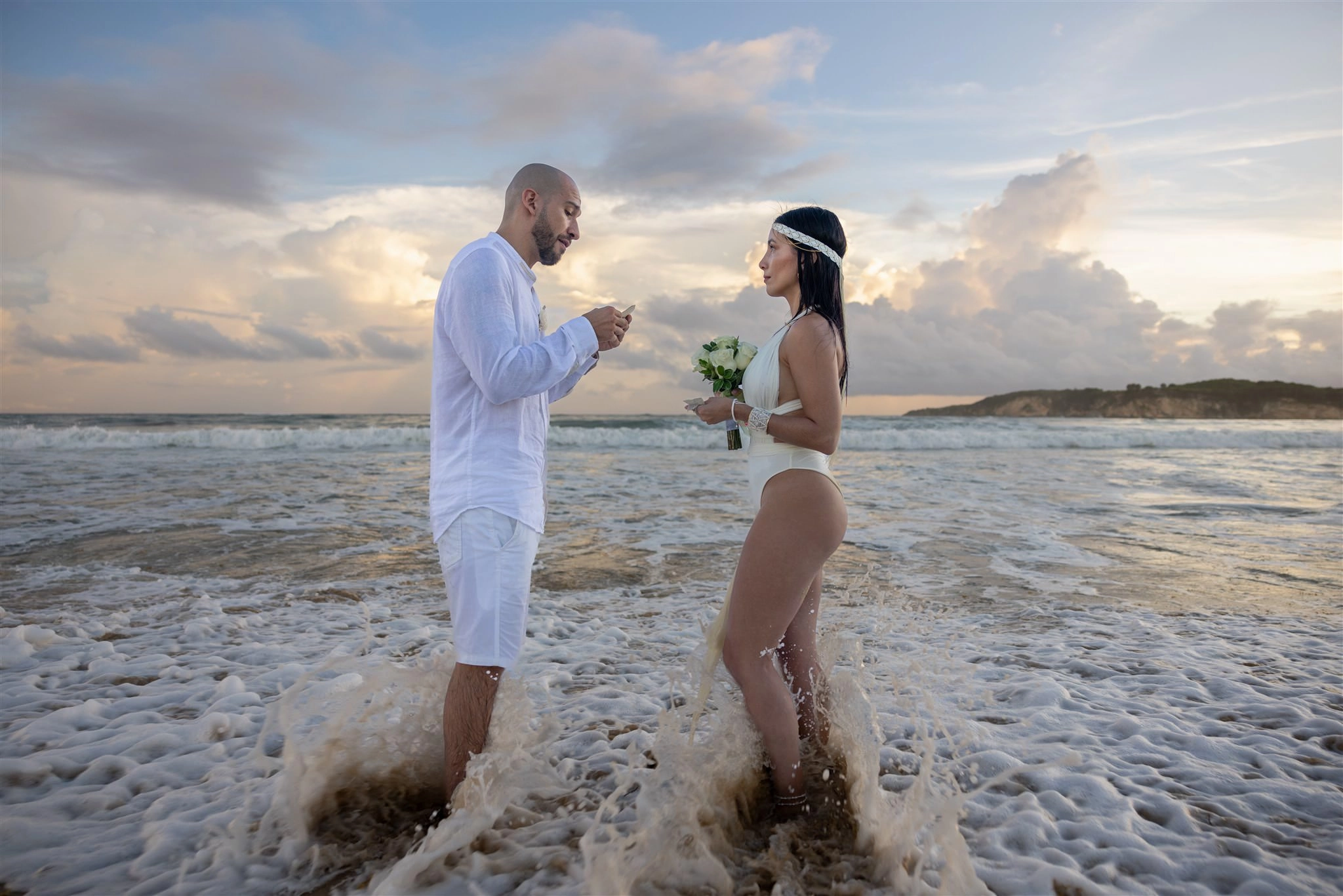 Sesión romántica pre boda en Playa Juan Dolio República Dominicana