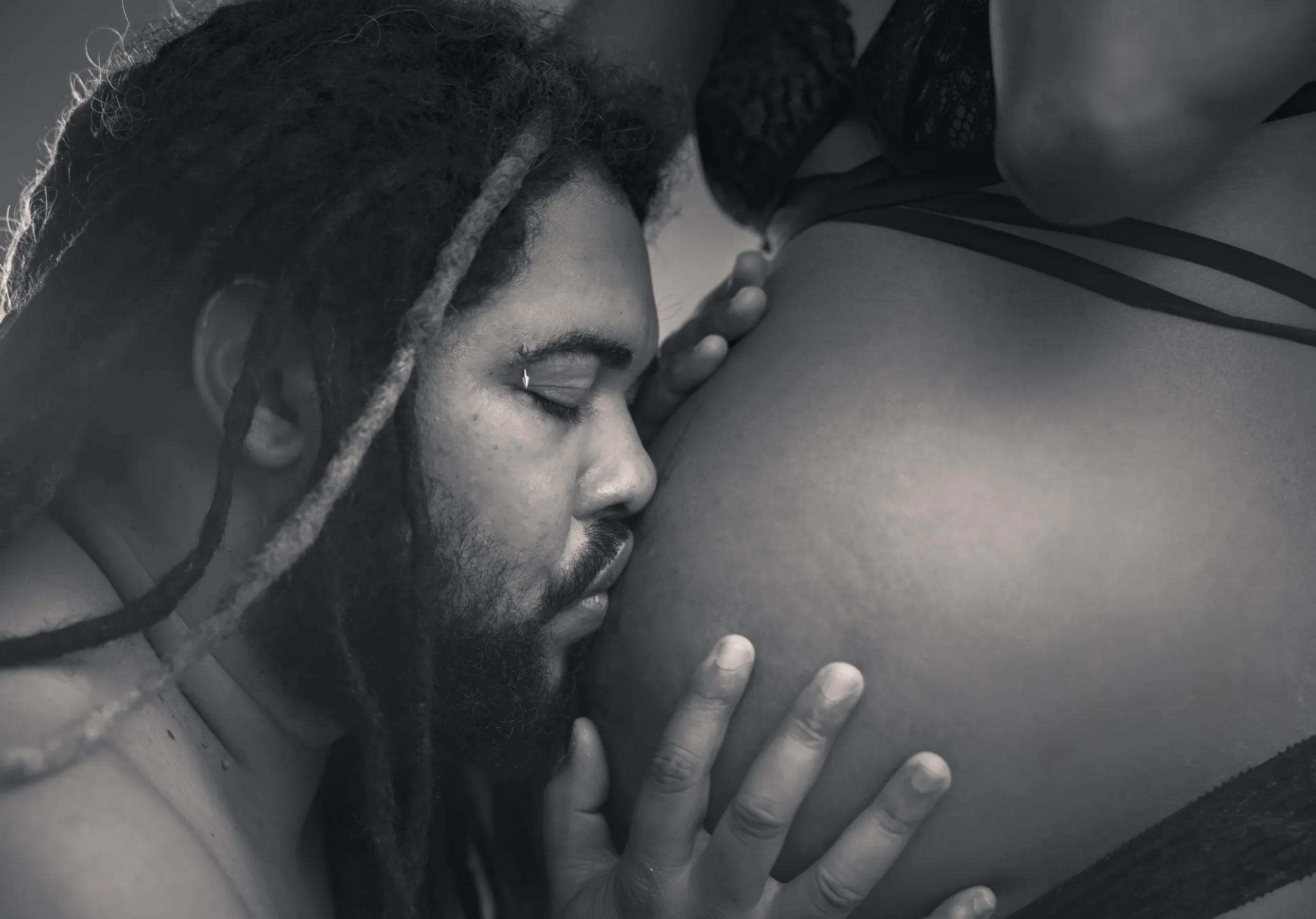 Sesión de fotos en estudio para mujer embarazada con esposo en Santo Domingo — Babula Shots RD