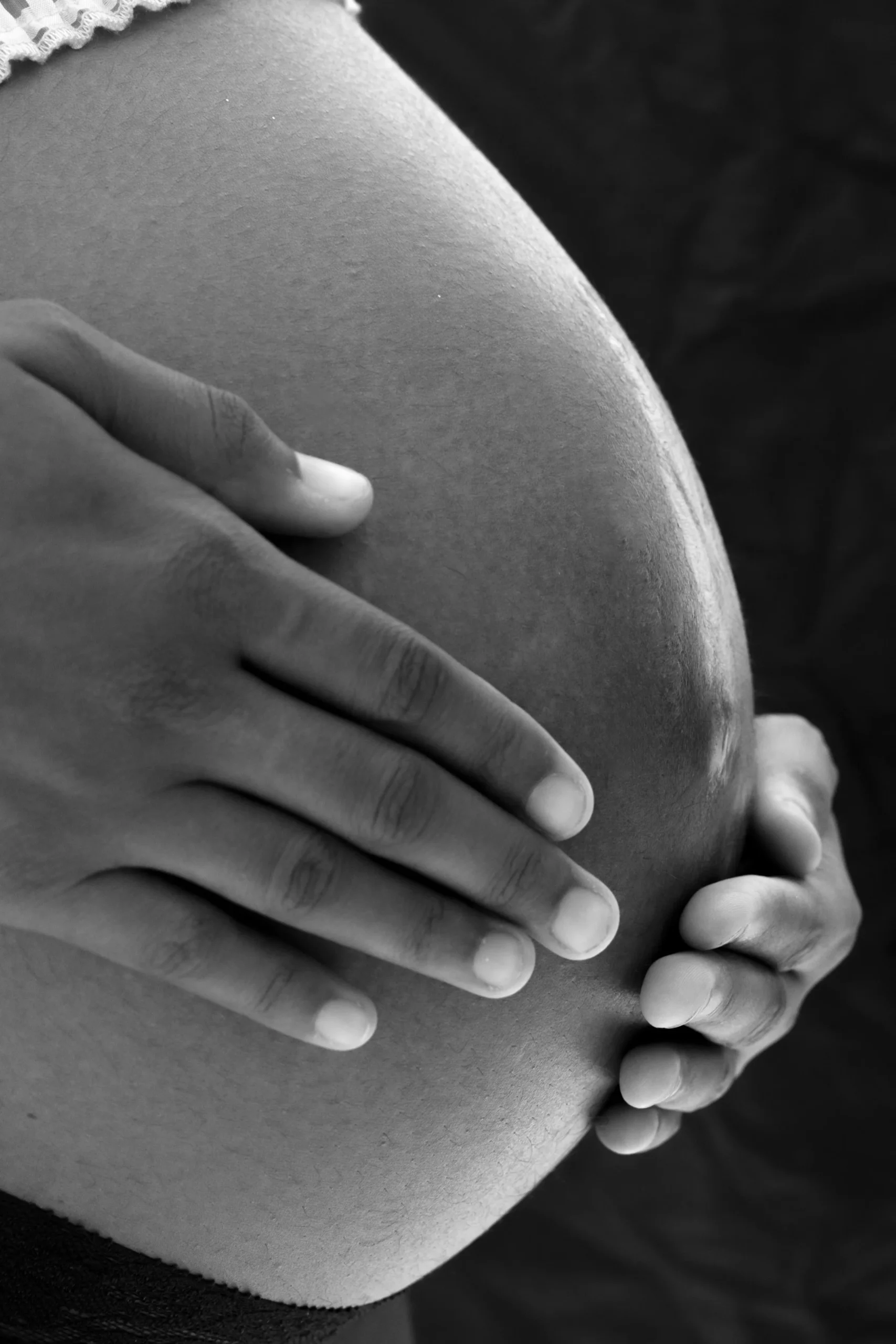 Sesión de fotos de maternidad en estudio fotográfico en Santo Domingo